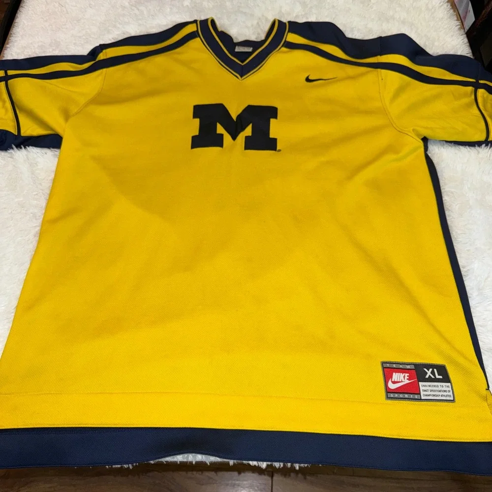 Nike Michigan Wolverines Jersey Mens XL Yellow Good V-Neck Mesh NCAA Vintage